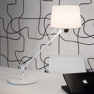 Lámpara de mesa con pinza Lektor by Carpyen | Communita